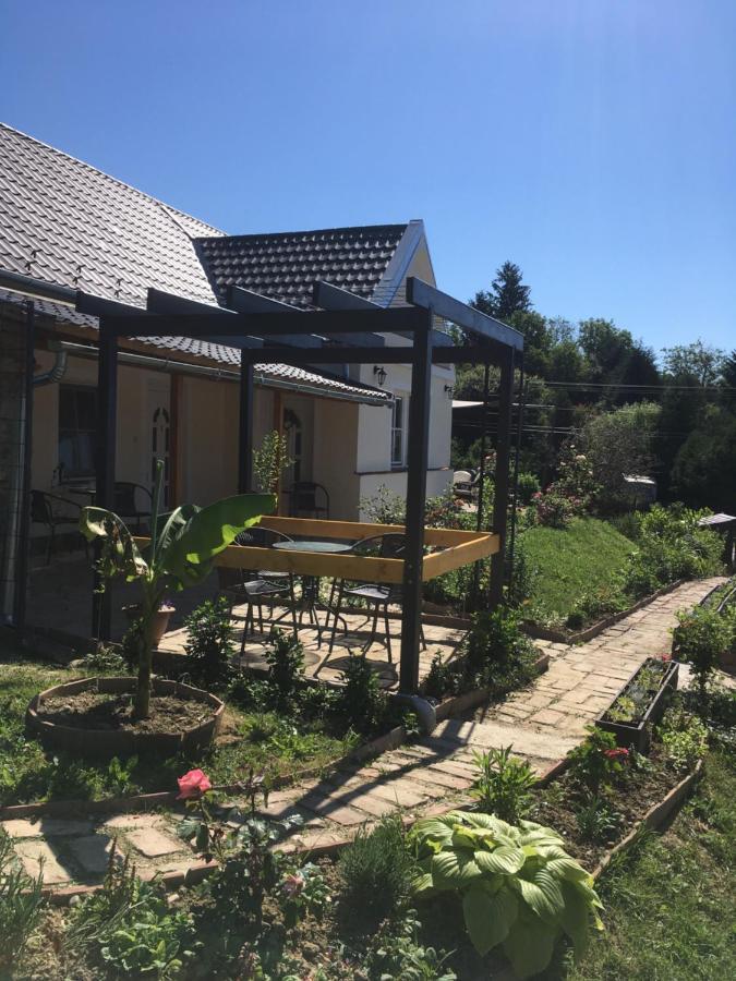 Jókai Vendégház Homokkomárom Homokkomarom Exterior foto