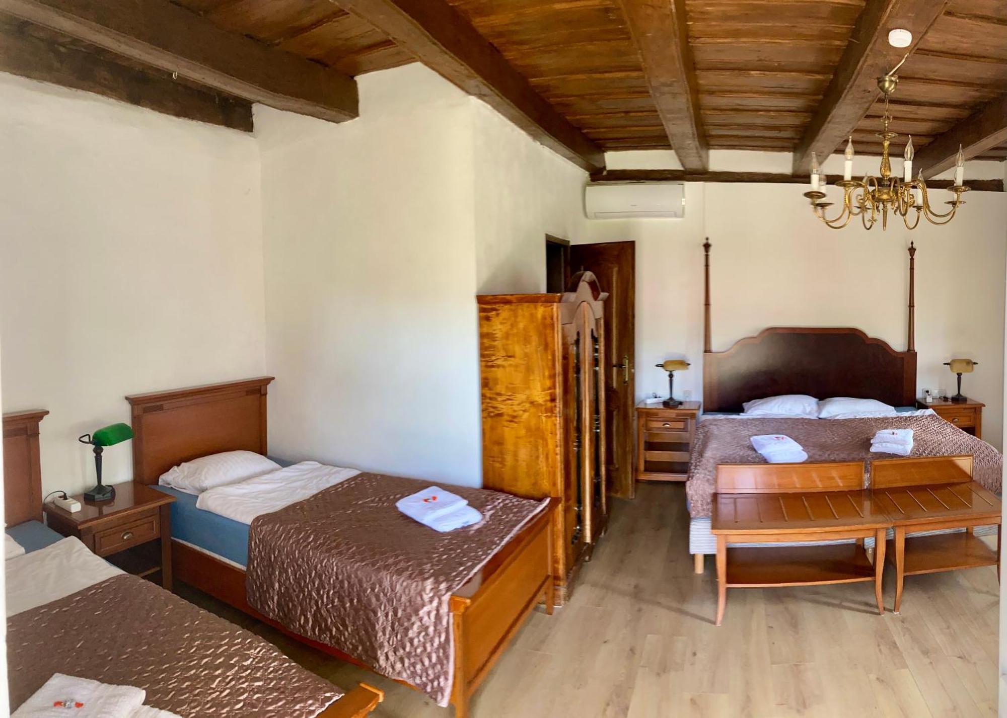 Jókai Vendégház Homokkomárom Homokkomarom Exterior foto
