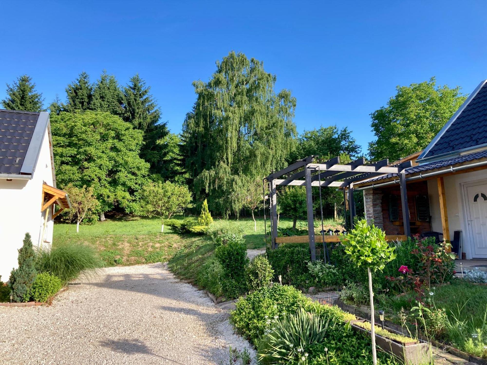 Jókai Vendégház Homokkomárom Homokkomarom Exterior foto